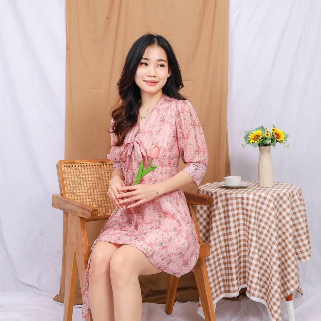 AE Piona - V Neck Mini Dress Bunga-Bunga Pink - Image 2